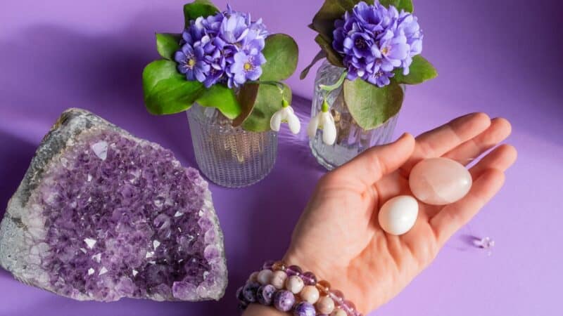 Auch manche Heilsteine sagt man positiven Einfluss auf Schlafstörungen nach.